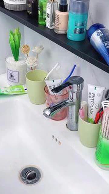 告別臺(tái)面凌亂 日用品收納與清潔的實(shí)用指南